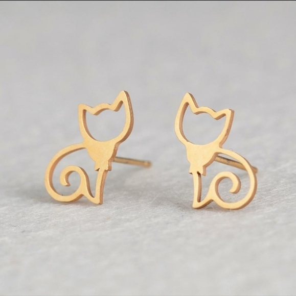 ποΈπSPECIAL OFFER ALERTπ18K Gold Plated Stainless Steel Cat Stud Earrings π - Picture 3 of 3